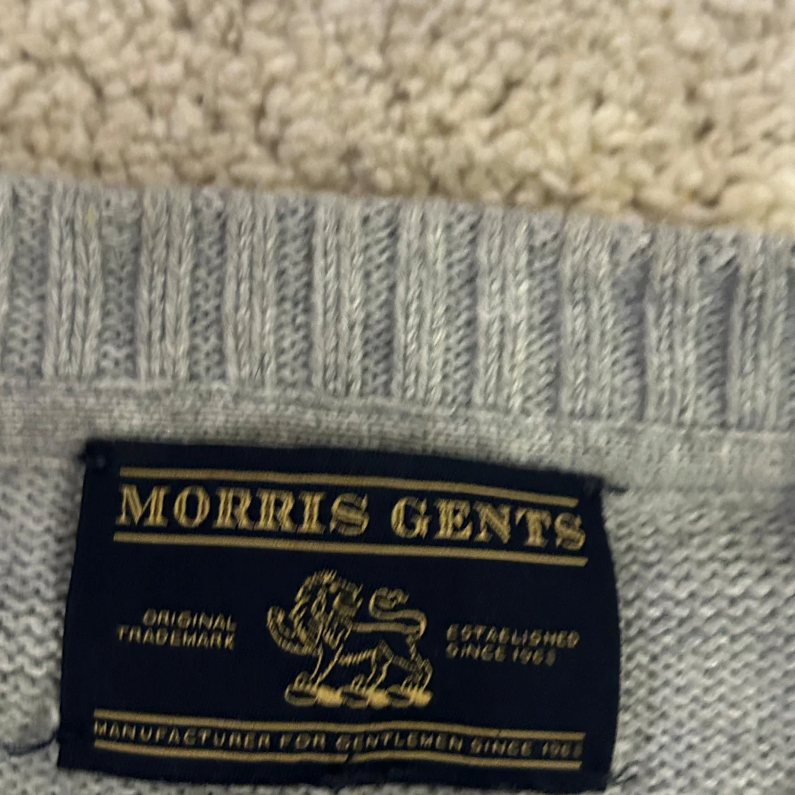 Grå tröja från Morris Gents - 1