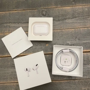 Hörlurar - Skriv för mer info.