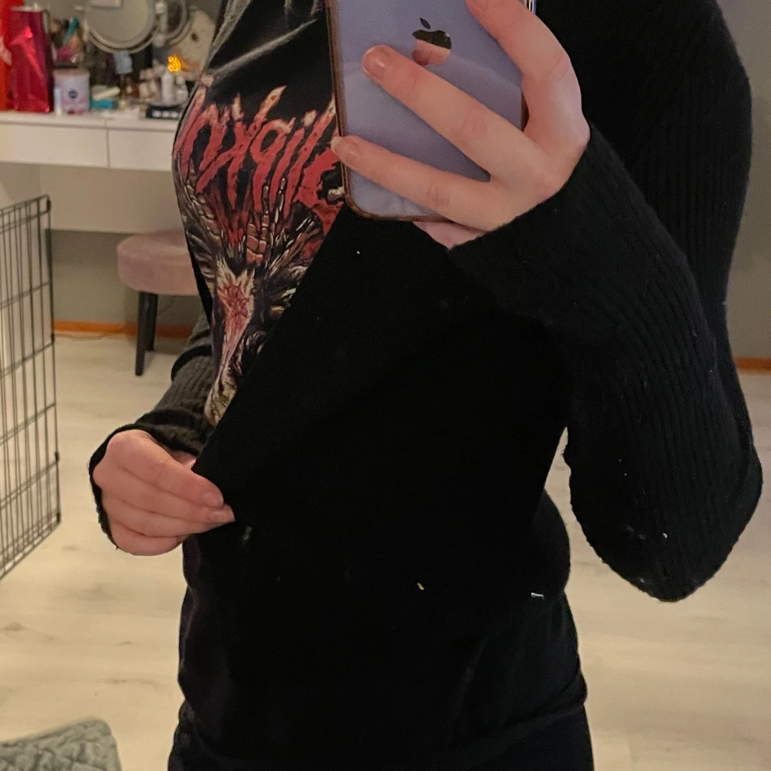 Svart, lättstickad kofta - 1