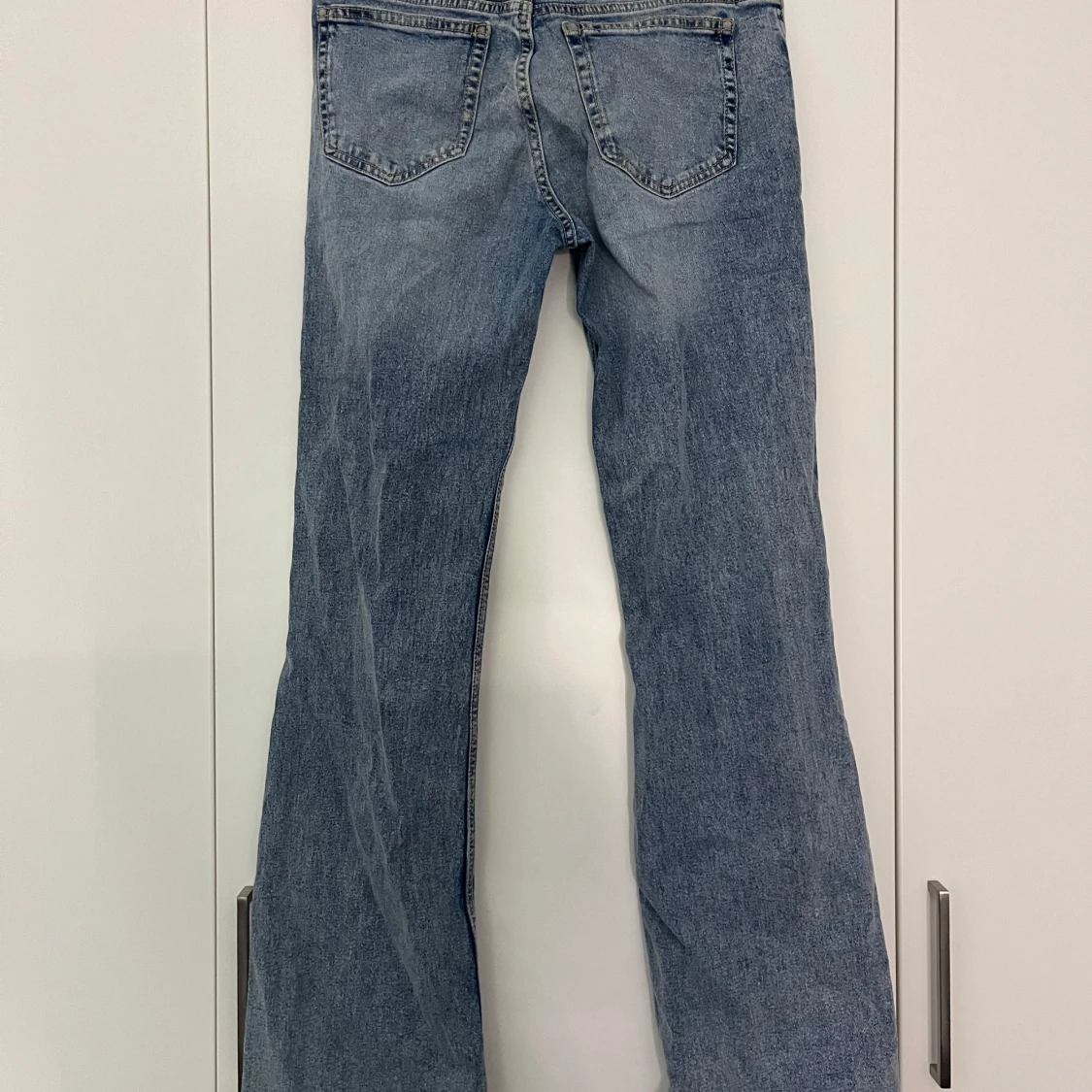 Blå bootcut jeans - 1