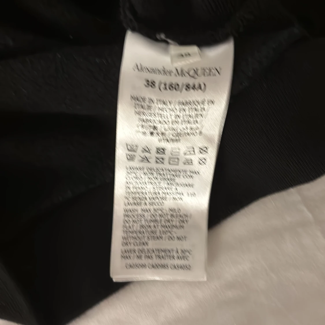 Svart hoodie från Alexander McQueen - 2