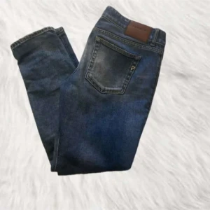 Dondup  - |Storlek: W32 |Skick: 9/10|Tillbehör: endast jeansen|Nypris: 3000kr|Hör av er för ev frågor och bilder✔️. Priset kan diskuteras vid snabb affär!📋 Inga byten!
