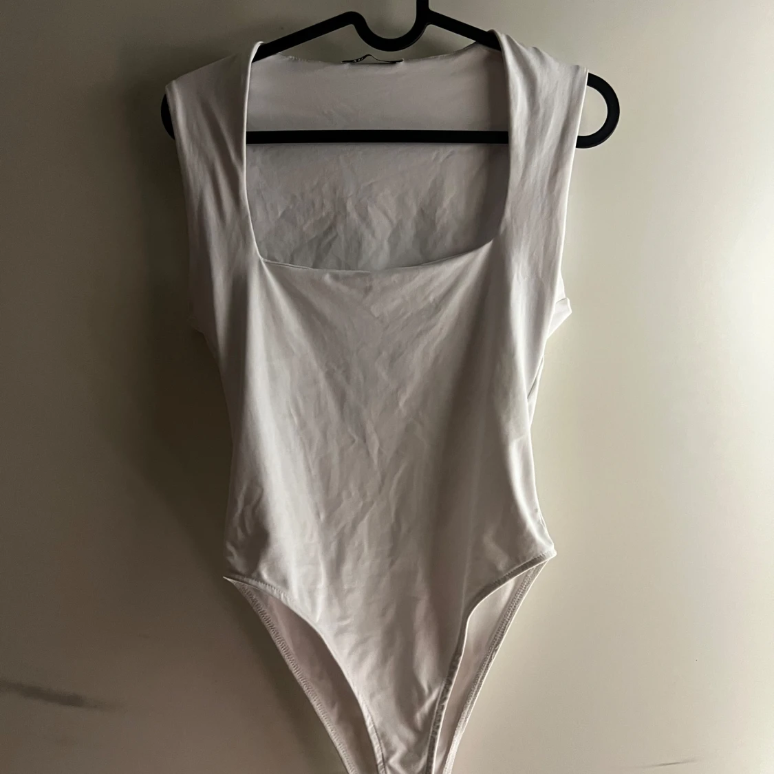 Vit ärmlös body - 1