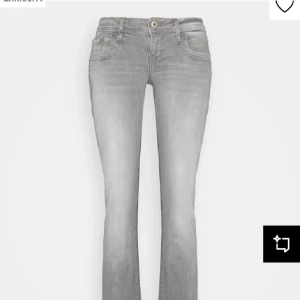 Grå jeans ltb - intressekoll på dessa grå byxor från ltb❤️ köpta från plick men väldigt sparsamt använda och i väldigt bra skick! kan tänka mig att sälja vid bra bud.