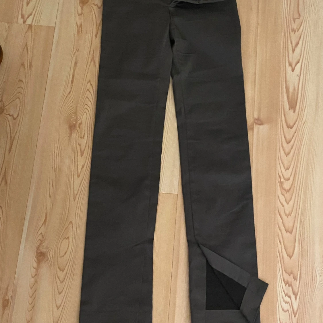 Svarta byxor från Monki - 3