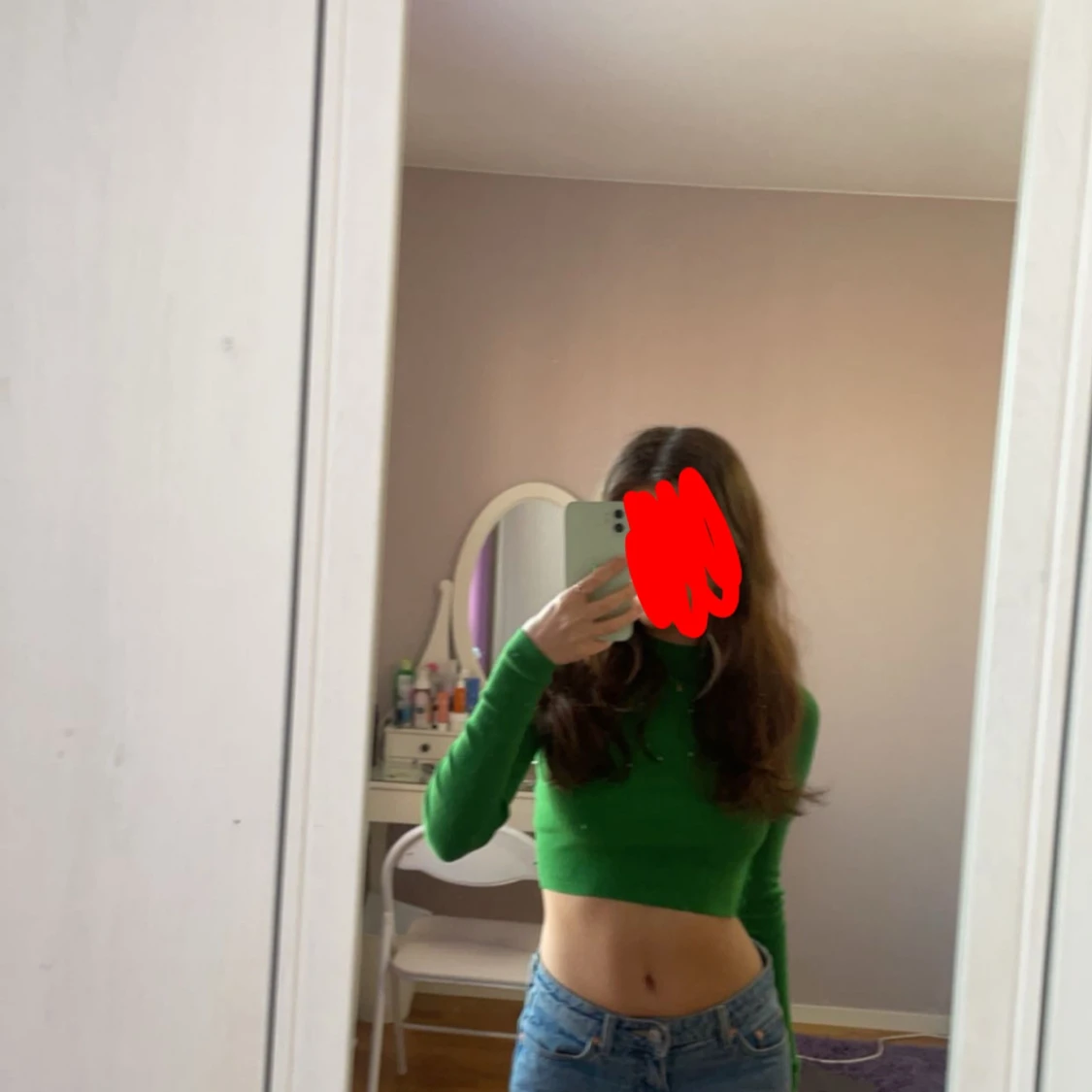 Grön croppad långärmad topp