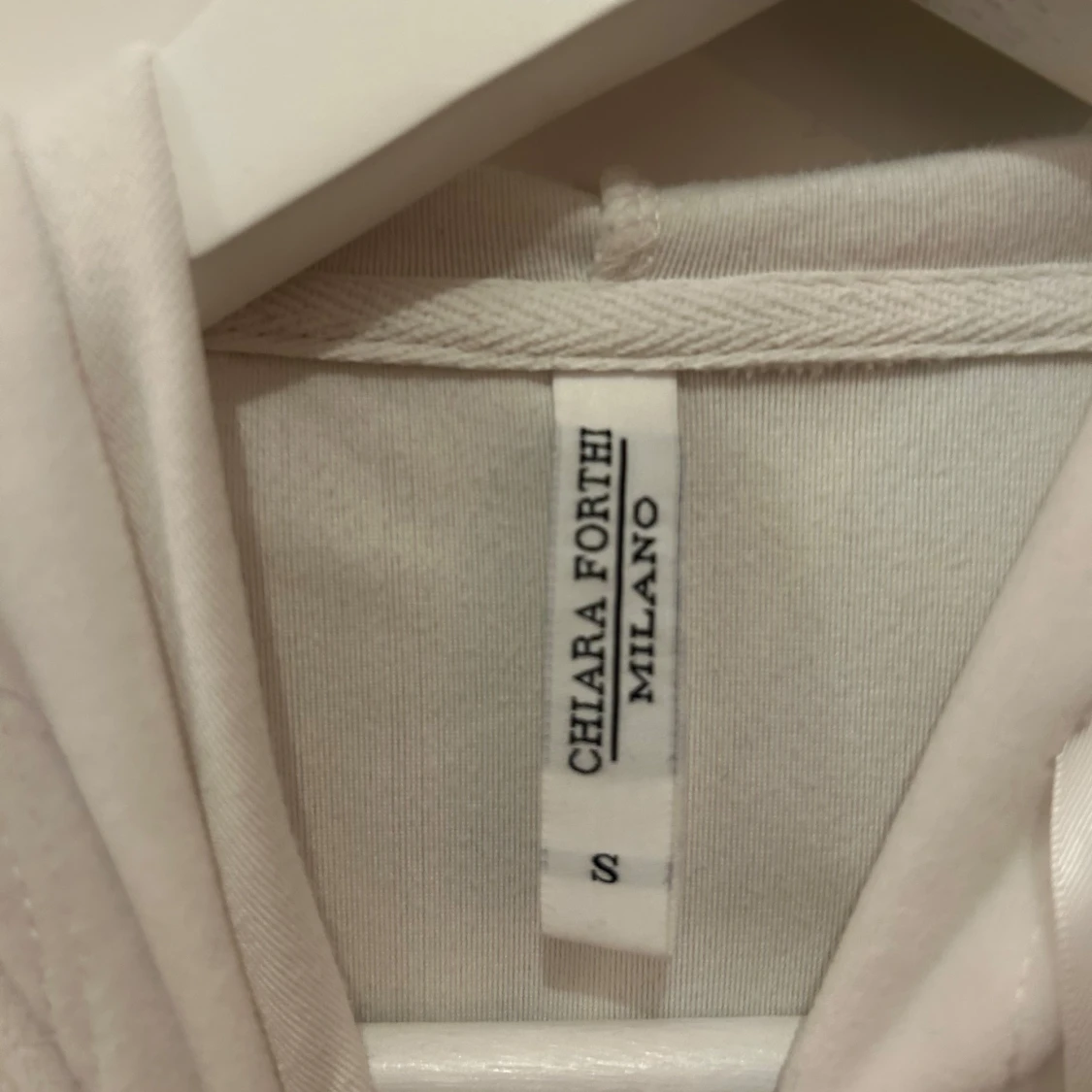 Vit och svart hoodie  - 4