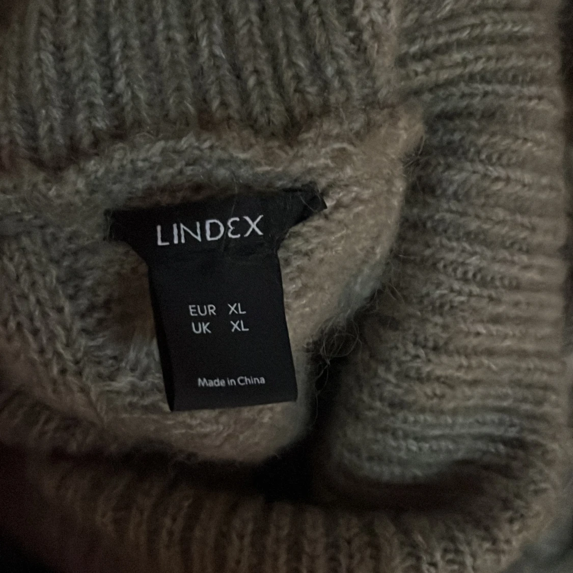 Grön stickad polotröja från Lindex - 1