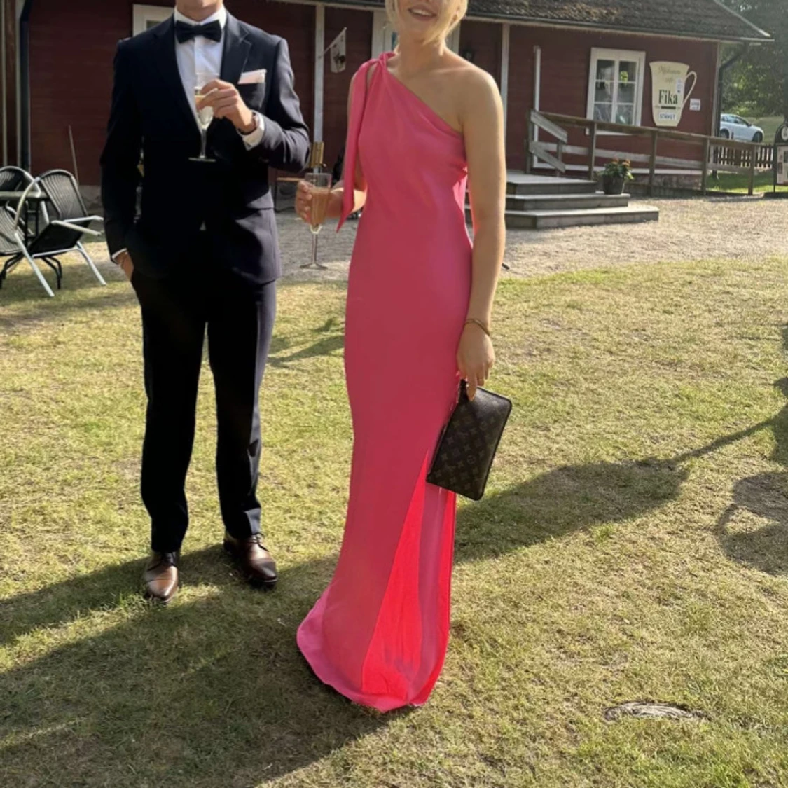 Rosa axelbandslös långklänning - 1