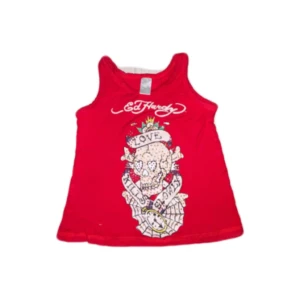 Ed hardy topp  - Snyggt rött linne från Ed Hardy med ett coolt tryck av en dödskalle och texten 'Love Kills Slowly' på framsidan.