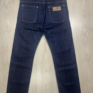 BAPE selvedge denim - Rare Bape selvedge denim  Size: L 9/10 Condition Used, but no visible flaws Really high quality selvedge denim made in Japan  Measurements Lenght: 105cm Waist: 46cm Leg opening: 21cm