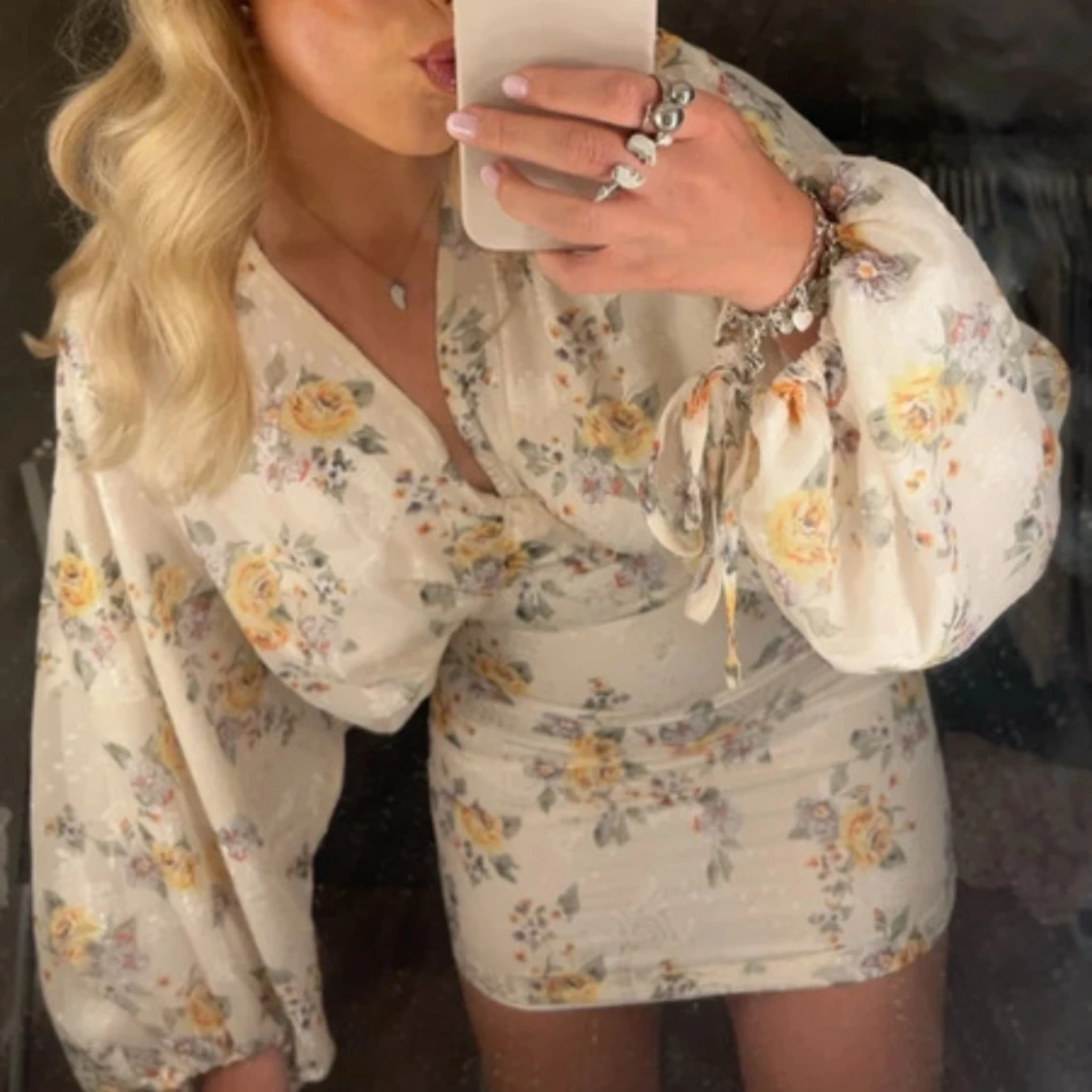 Blommig klänning  - 1