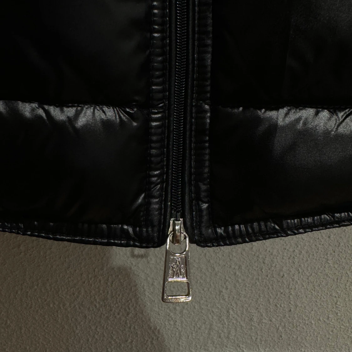 Svart dunväst från Moncler - 3