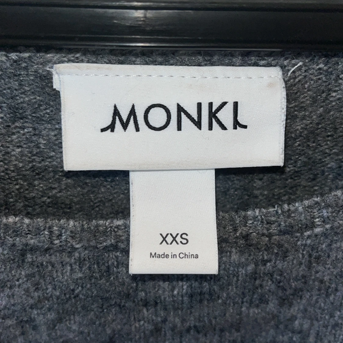 Grå tröja från Monki - 1