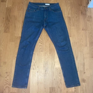 Tiger of sweden pistolero jeans storlek 29/32 - Knappt använda. Inga defekter
