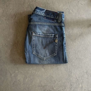 Dondup Jeans - Säljer nu dessa feta jeans från Dondup! Modellen är slim, storlek 32. Nypris är ca 4000kr, pris kan diskuteras. Hör av er vid funderingar!