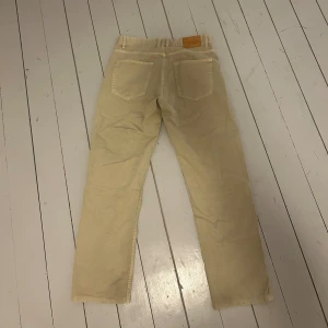 Pull and Bear Jeans - Feta lite baggy pull and bear jeans, använda max 5 gånger.