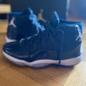 Air Jordan 11 Retro - Bra skick knappast använda Pris kan diskuteras  Lådan finns 
