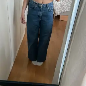 Mid waist typ och baggy ❤️❤️❤️storlek 36 från naked men uppsydda till någon som är 160 cm 