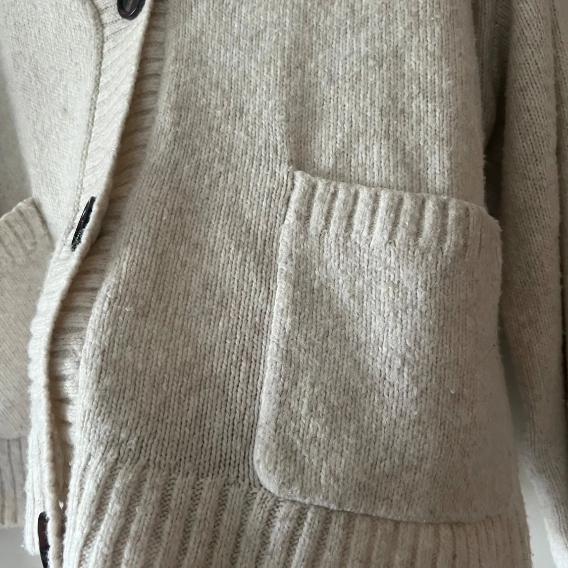 Stickad kofta - 90