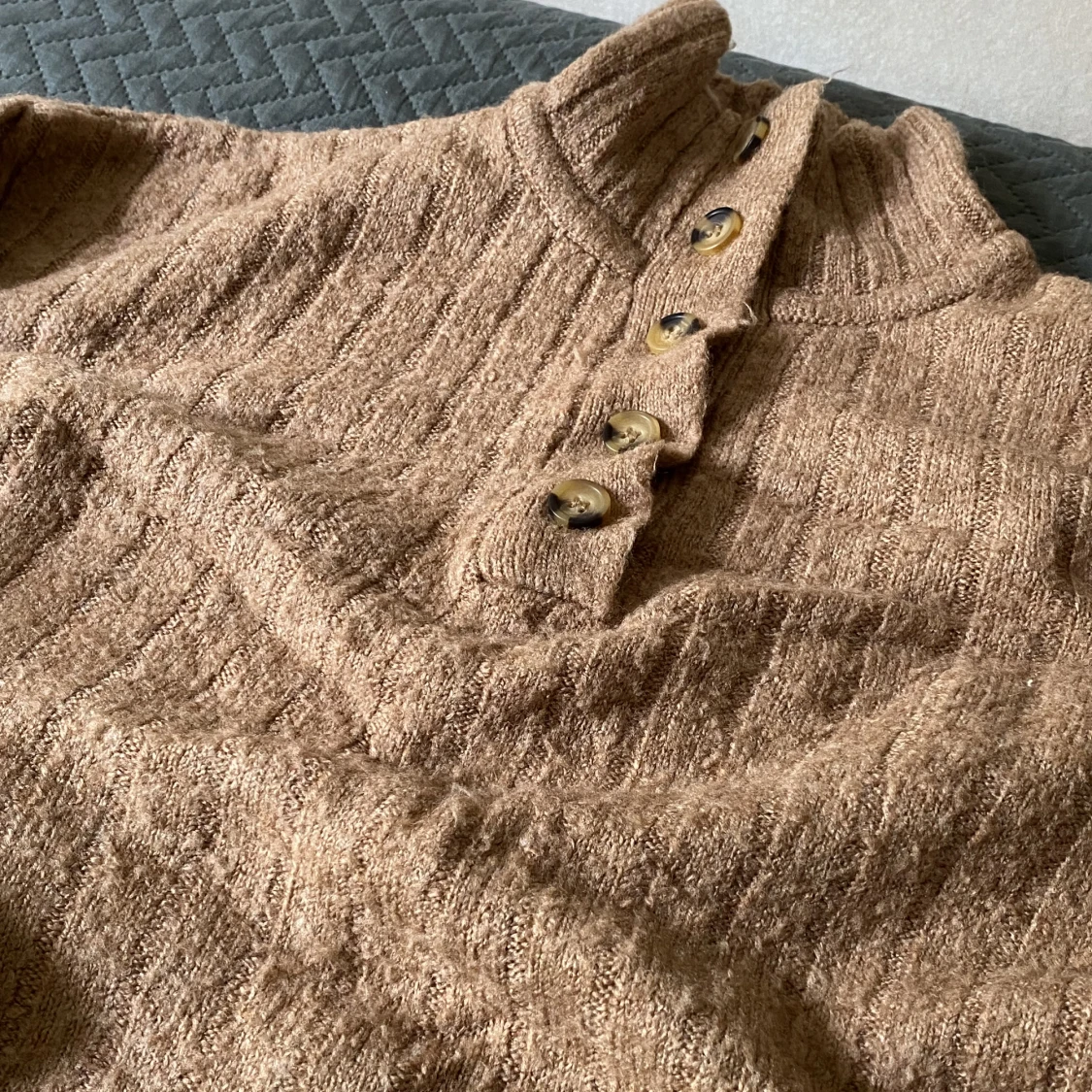 stickad tröja m knappar - 91
