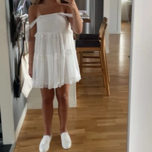 Studentklänning  - Studentklänning endast använd 1 gång. Storlek XS. Säljer för 200kr