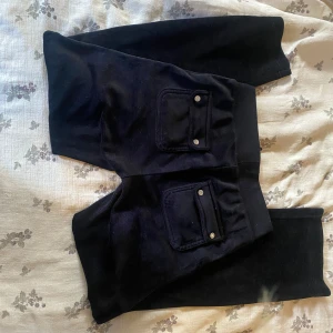 Juicy byxor - Lite korta på mig som är 157. Säljer pga används inte längre.