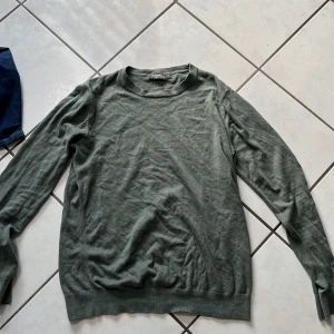 Dressmann tröja - Säljer nu min riktigt snygga tröja från dressmann! Använd typ två gånger. Säljer för att jag inte använder den. Inga skador!!