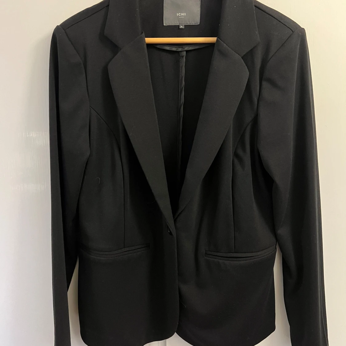 Svart kavaj från ICHI