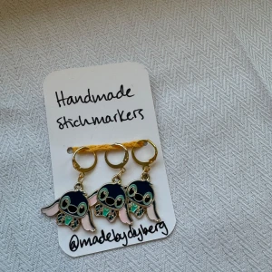 Handgjorda maskmarkörer - Handgjorda maskmarkörer i set om 3. Fungerar både till stickning och virkning