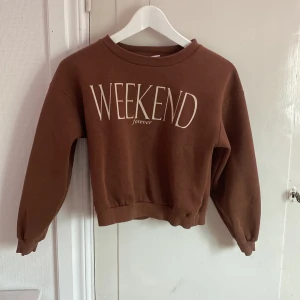 Tjock tröja utan luva brun - En mysig höstig brun tjocktröja