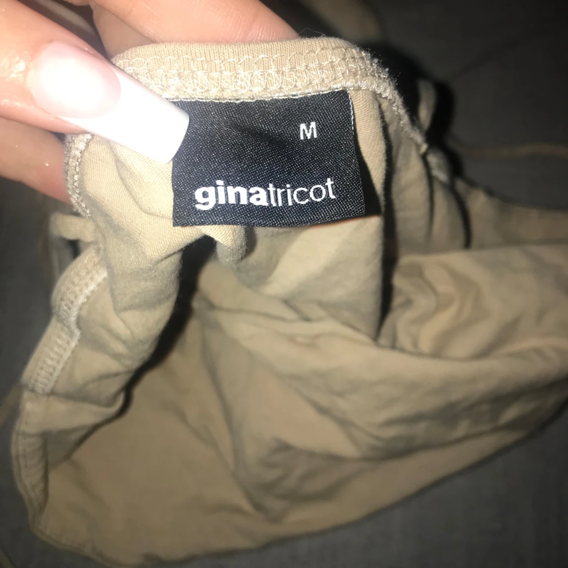 Beige linnetopp från Gina Tricot - 1