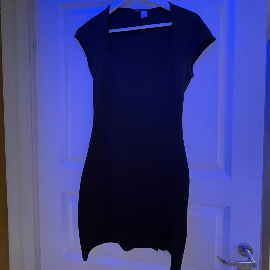 Svart klänning från H&M - 90