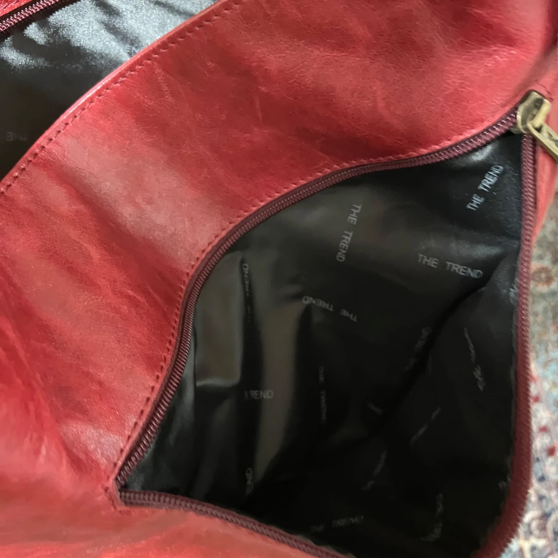 Röd Handväska  - 92