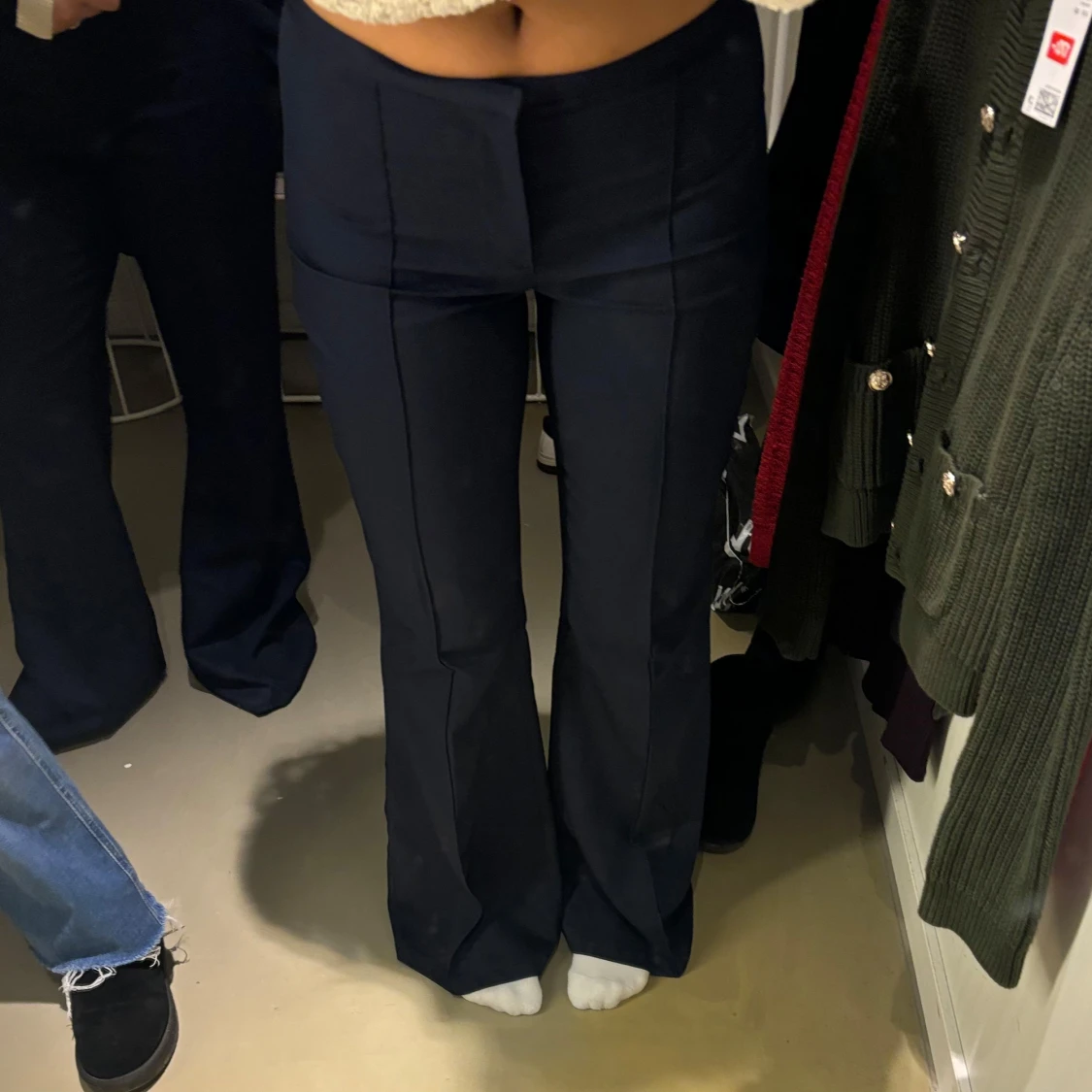 Mörkblå bootcut kostymbyxorbyxor - 90