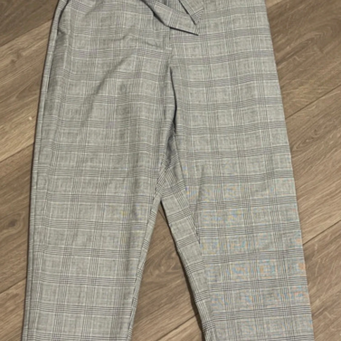 Rutiga kostymbyxor från H&M