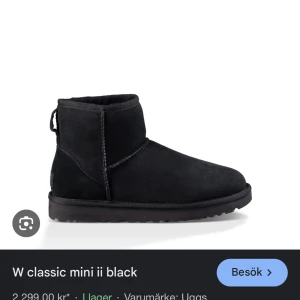 uggs - säljer nu mina uggs i befintligt skick! köpta för tre år sedan och synligt använda. Köpte för cirka 2000kr men säljer nu för 700kr.