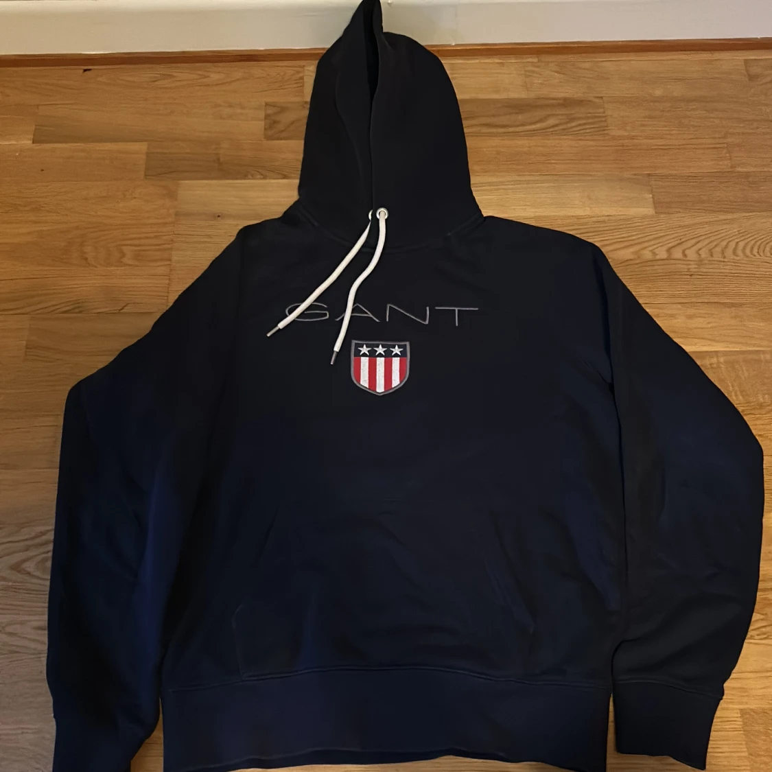 Svart hoodie från Gant