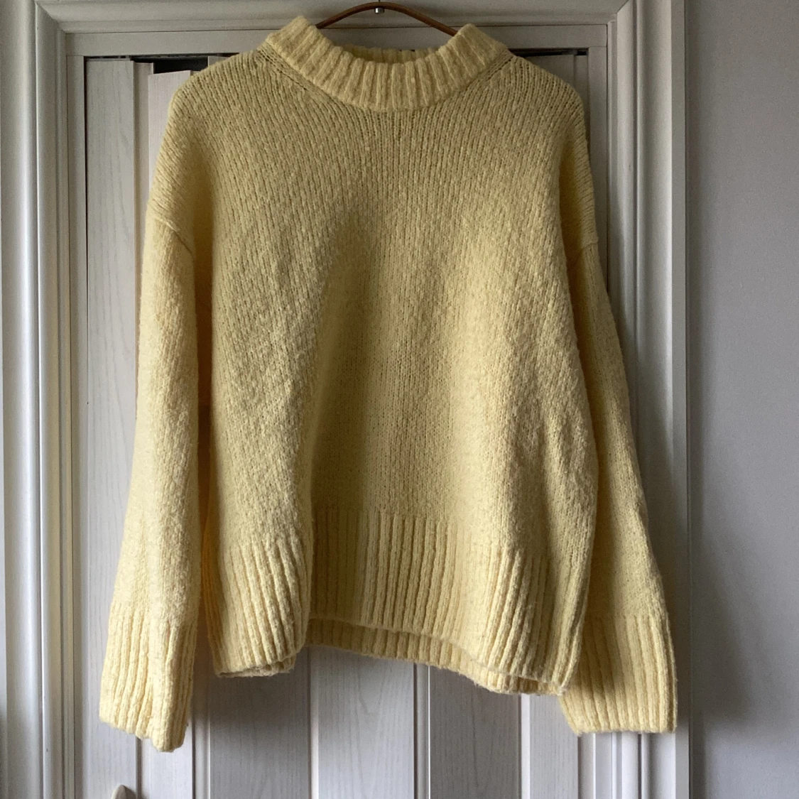 Guld stickad tröja  - 90