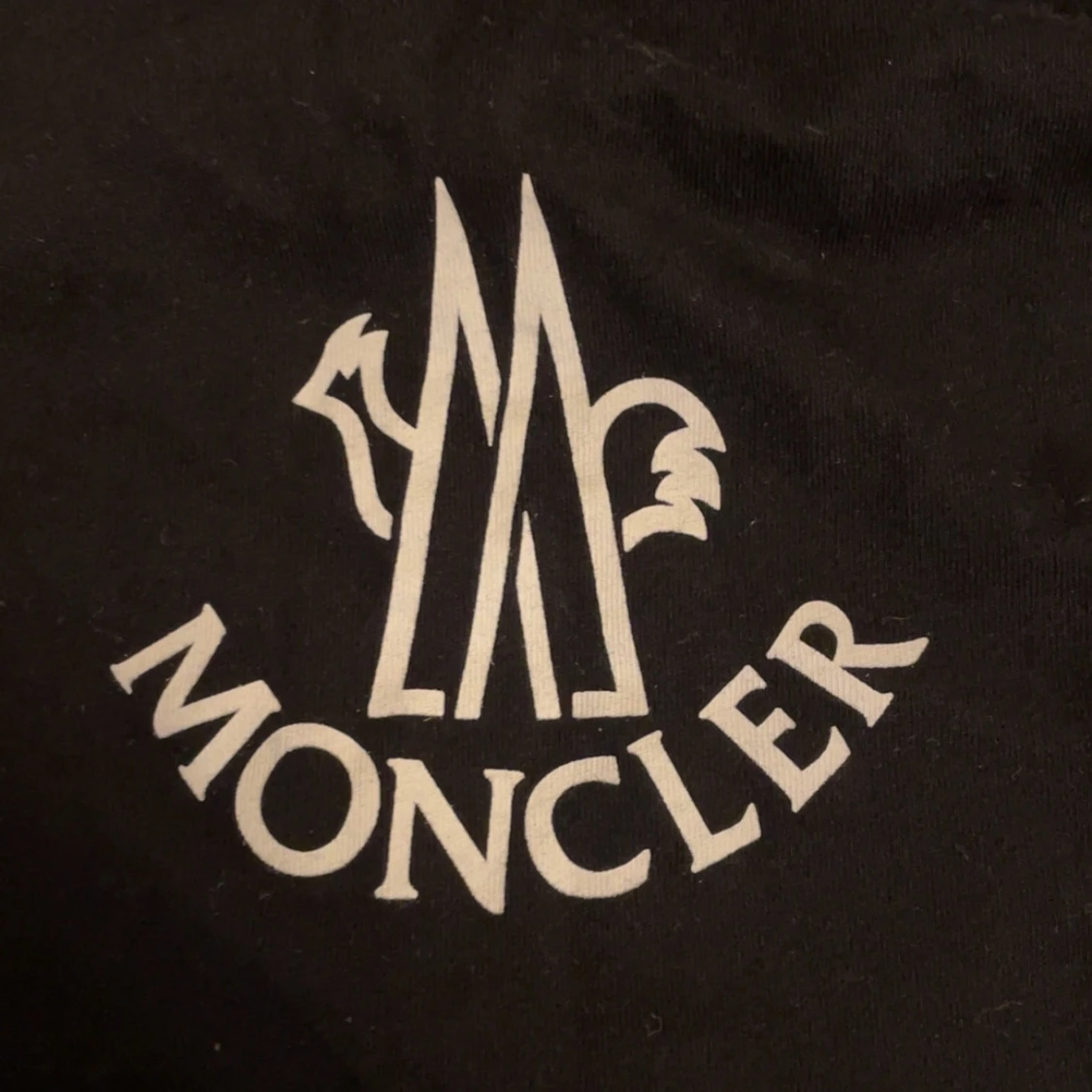 Svart t-shirt från Moncler - 93