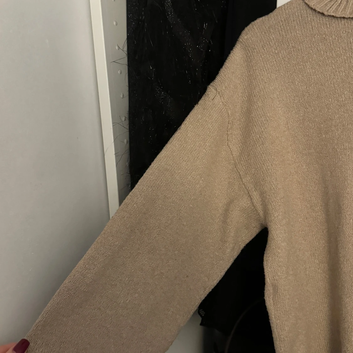 Beige stickad polotröja - 91