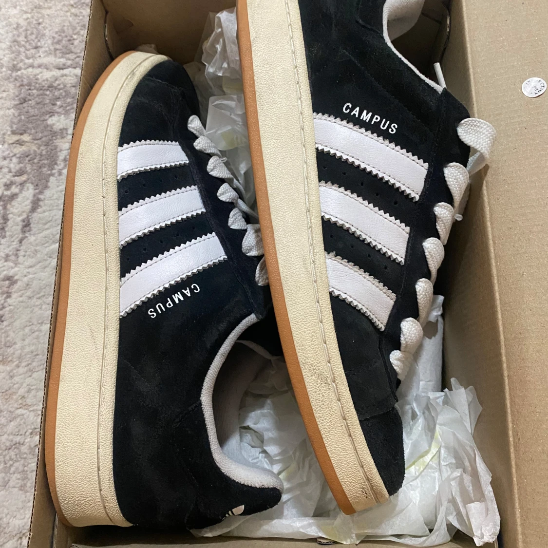 Svarta Adidas Campus sneakers