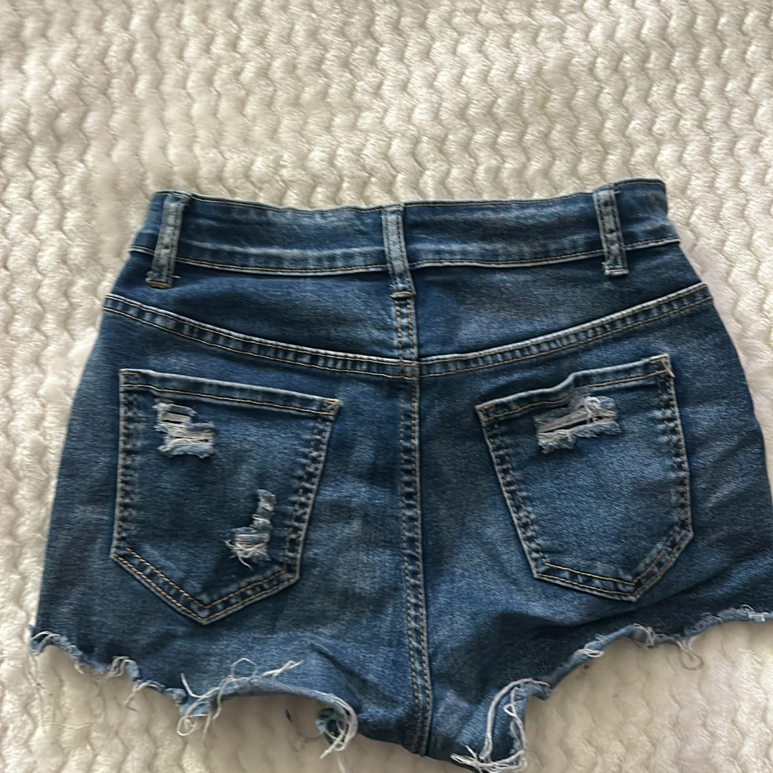Blå jeansshorts från Shein - 90