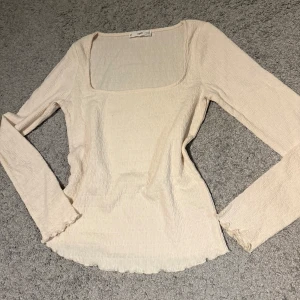 Superfin topp - Superfin topp i oanvänt skick som passar perfekt både till vardags och till finare tillfällen