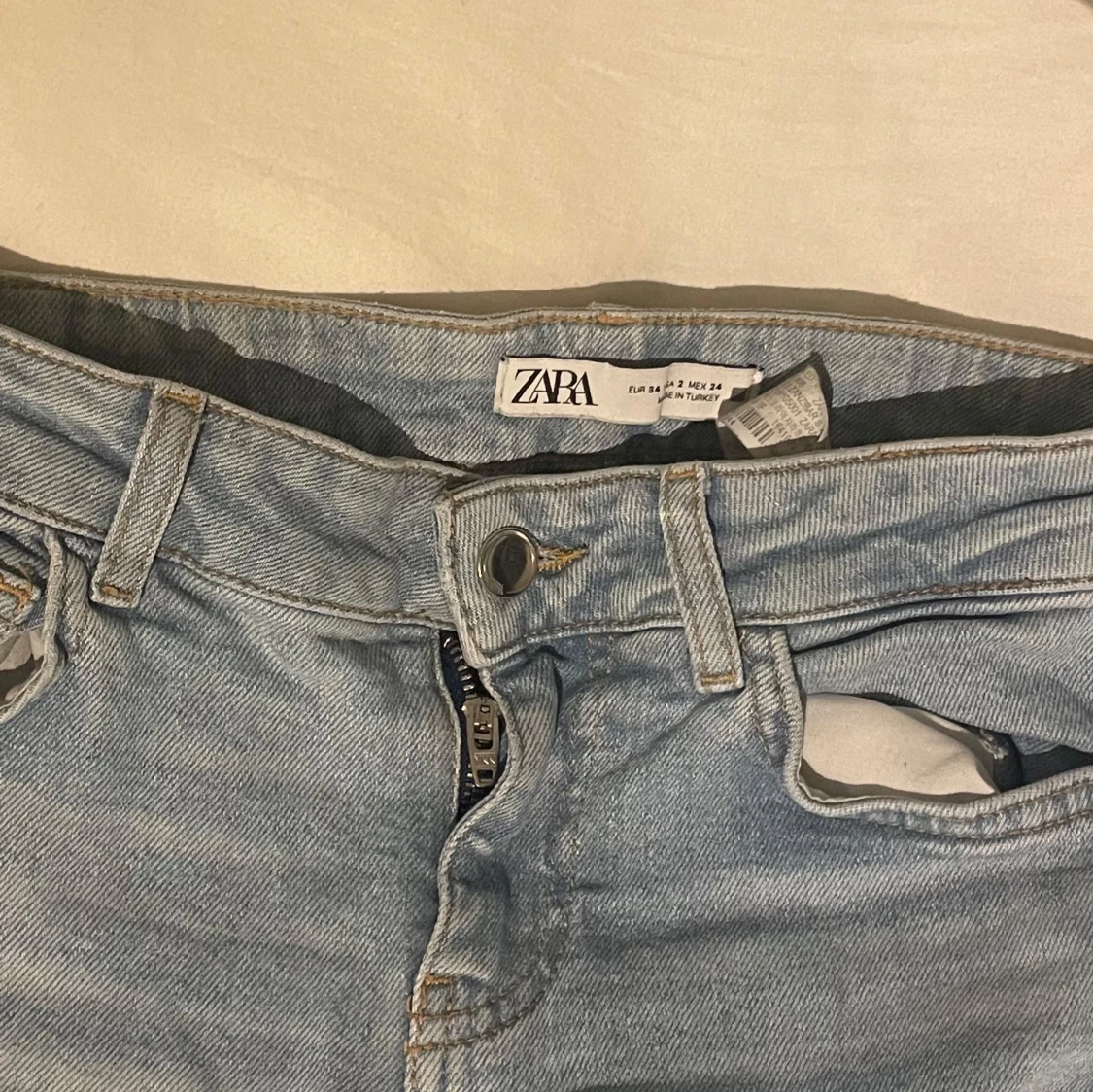 Ljusblå jeans från Zara - 90