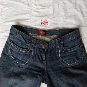 Bootcut lowwaist jeans - Supersnygga!