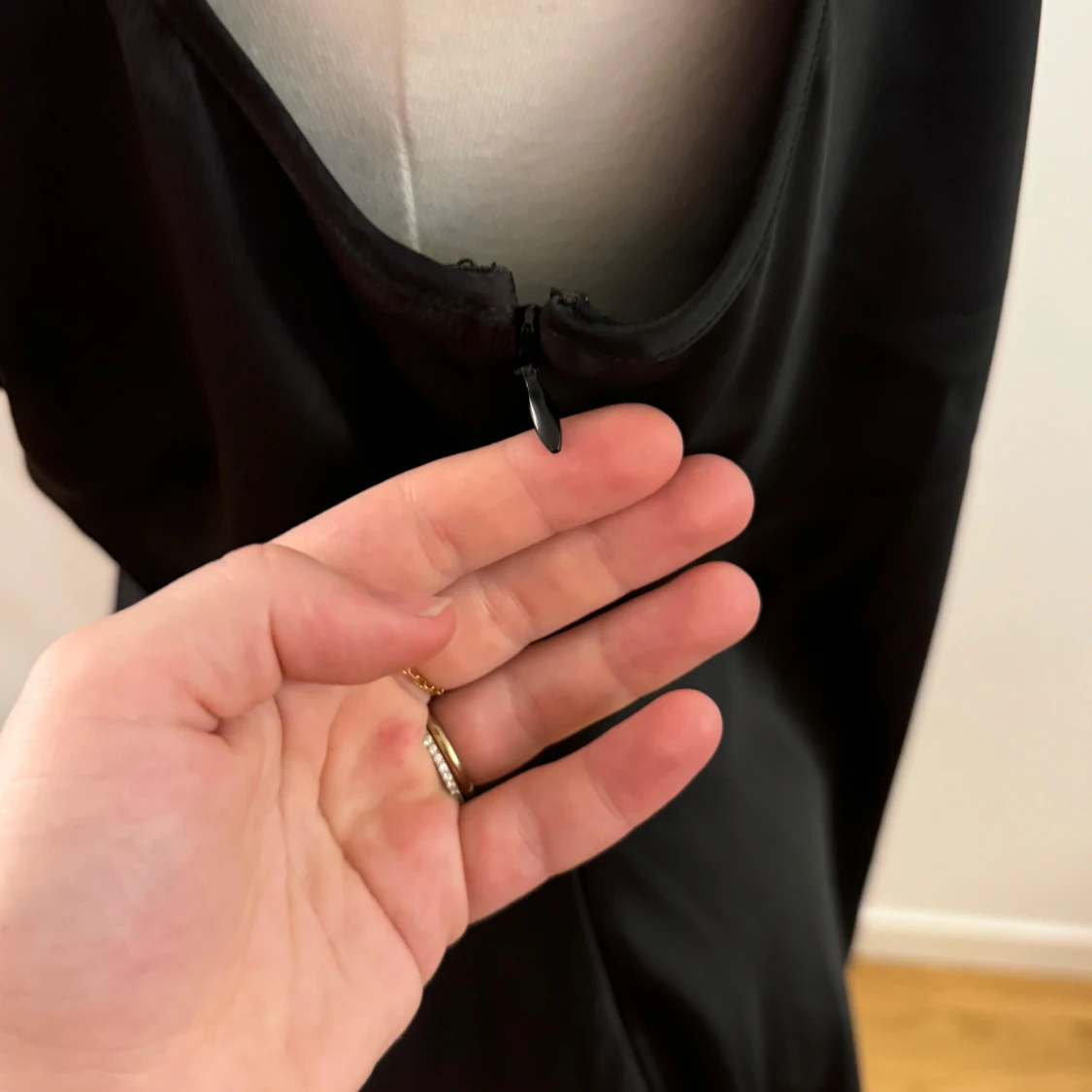 Svart oneshoulder klänning från Chloé B - 90