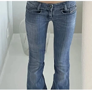 Diesel jeans - Intressekoll på mina blåa lågmidjade diesel jeans