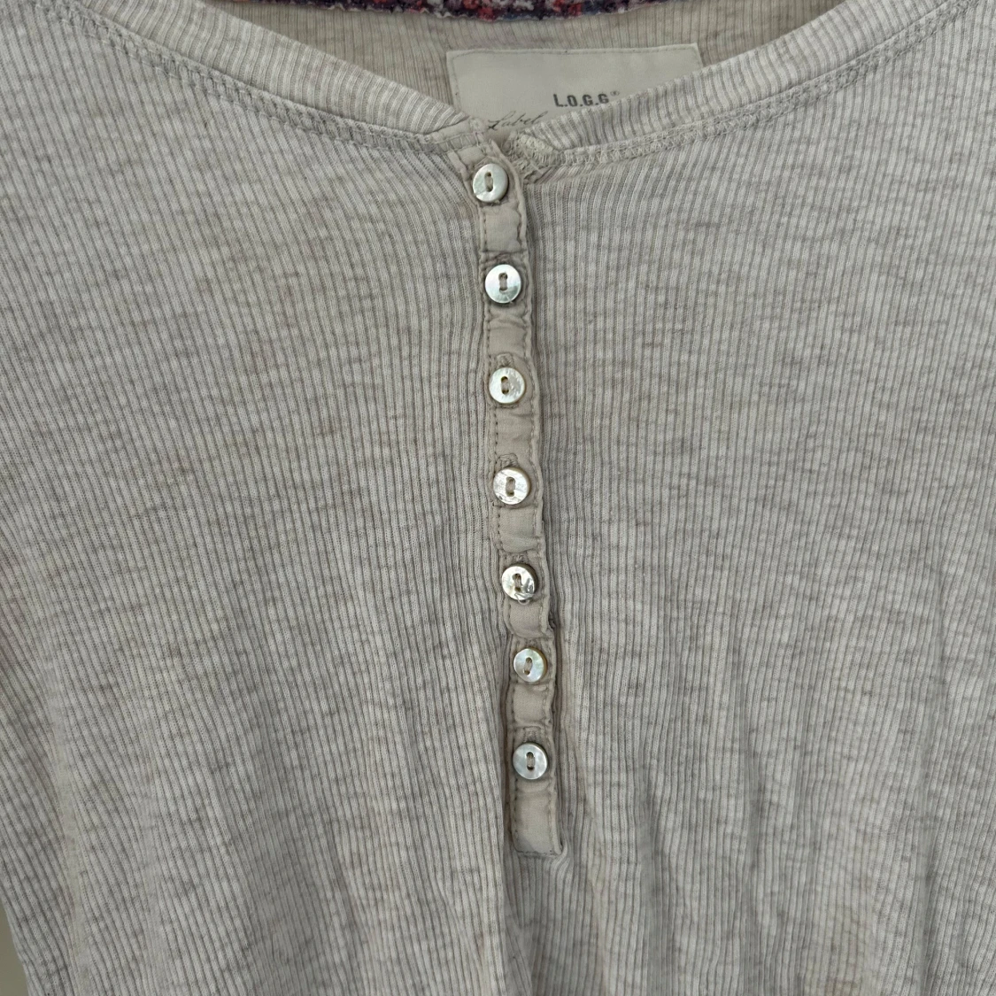 Grå ribbad tröja från L.O.G.G. - 90