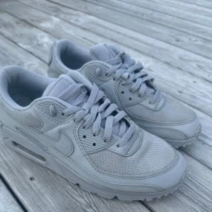 Nike airmax  - Nike airmax i fint använt skick. Nypris 1800kr